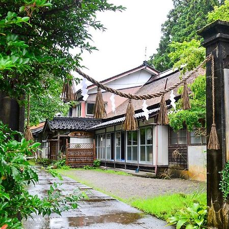 Готель 大聖坊 Daishobo Цуруока Екстер'єр фото